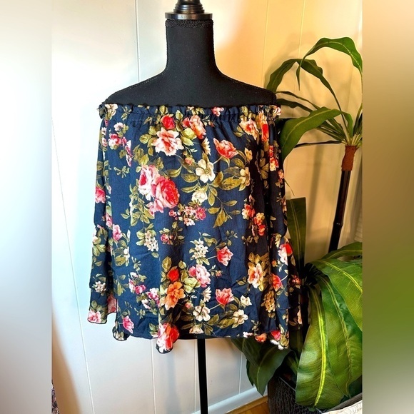 Eldridge Navy and Pink Floral Ruffle Sleeve Medium Shirt - Picture 2 of 12